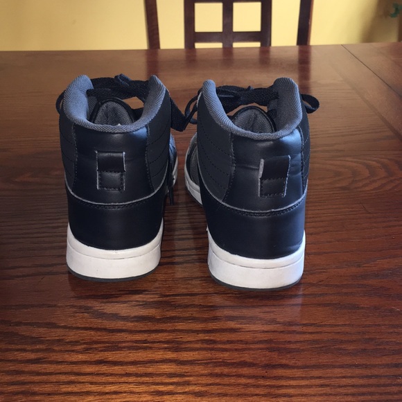 Deb Sneakers - Picture 3 of 4